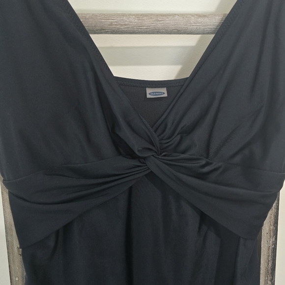 ⭐️40% Off⭐️ Old Navy Twist Front Black One Piece Swimsuit - Picture 5 of 11